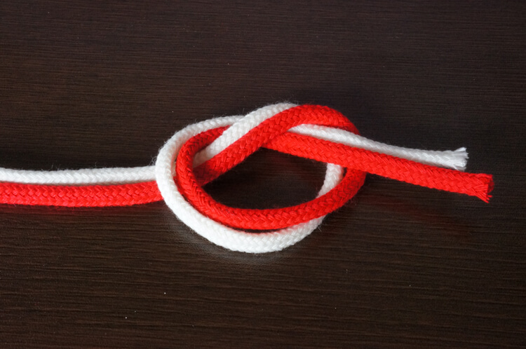 ロックミシンの便利な糸交換 はた結び 知っていますか Hapimade手芸教室 ハンドメイド 手作りのお手伝い