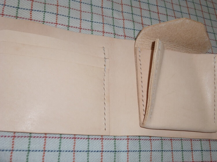 縫製（2つ折り財布）